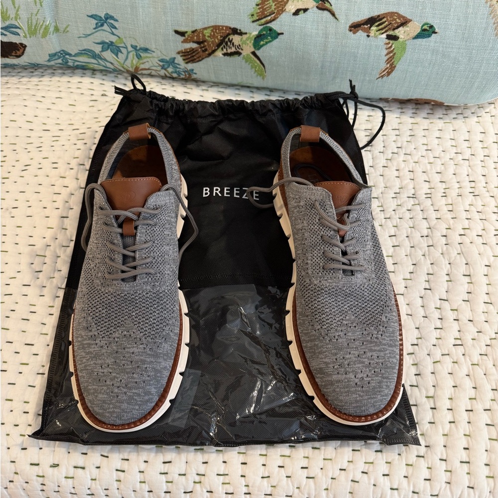 Breeze Gray and Brown Knit Sneakers with Rubber Sole